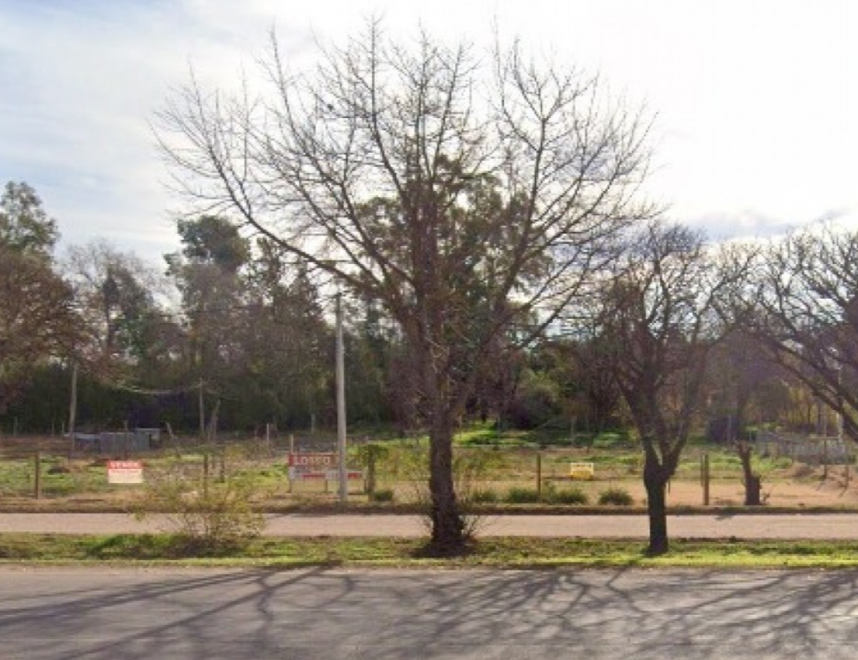 S/Horacio del Carril  a 30 mts Av.Peron