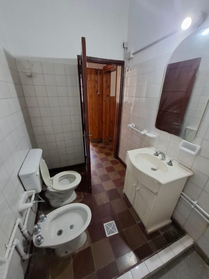 Casa Antigua ideal inversion (alquilada)